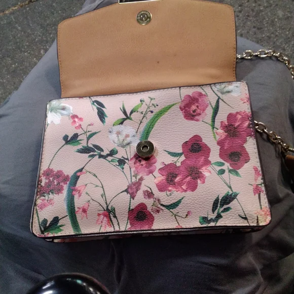Christian Siriano Floral Pink Women's Bag - Picture 3 of 7